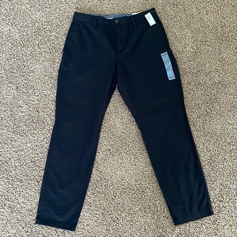 NWT Mens Athletic Khaki-  Black